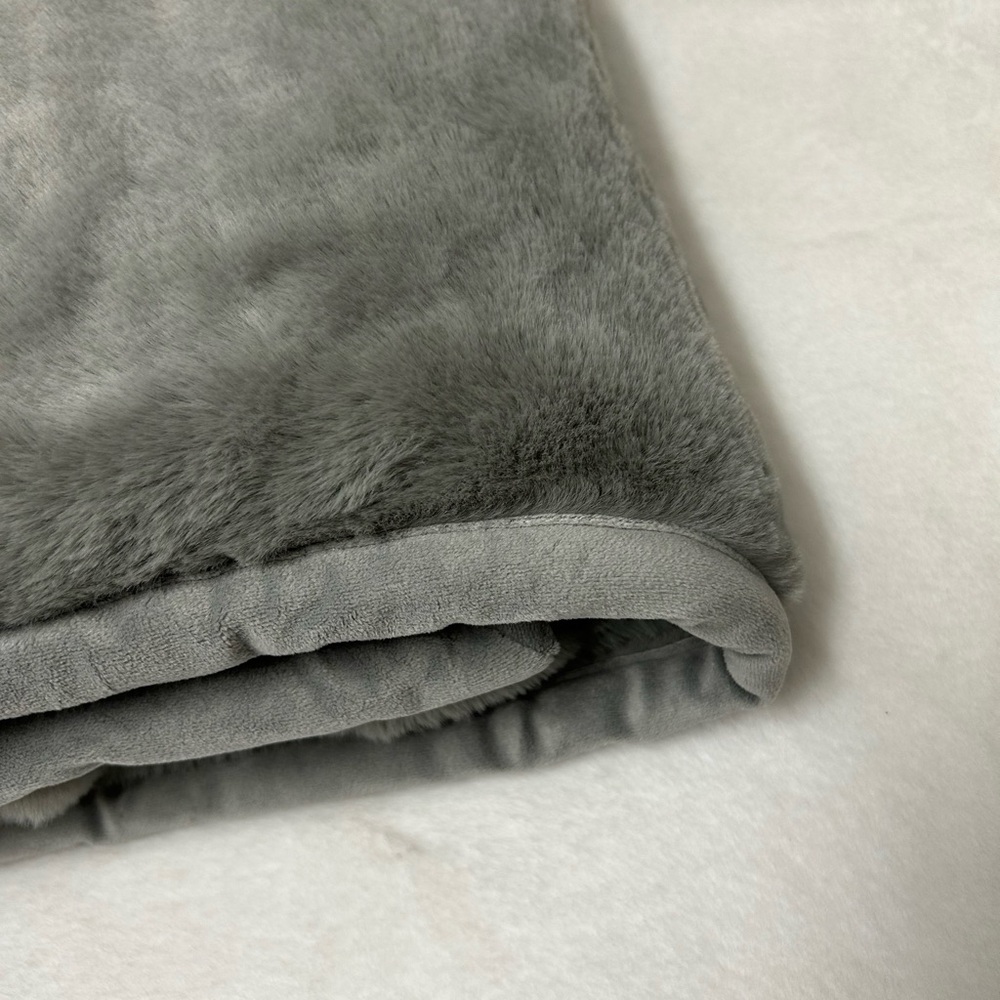 Pottery Barn Double Faced Rabbit Faux Fur throw - Picture 4 of 5